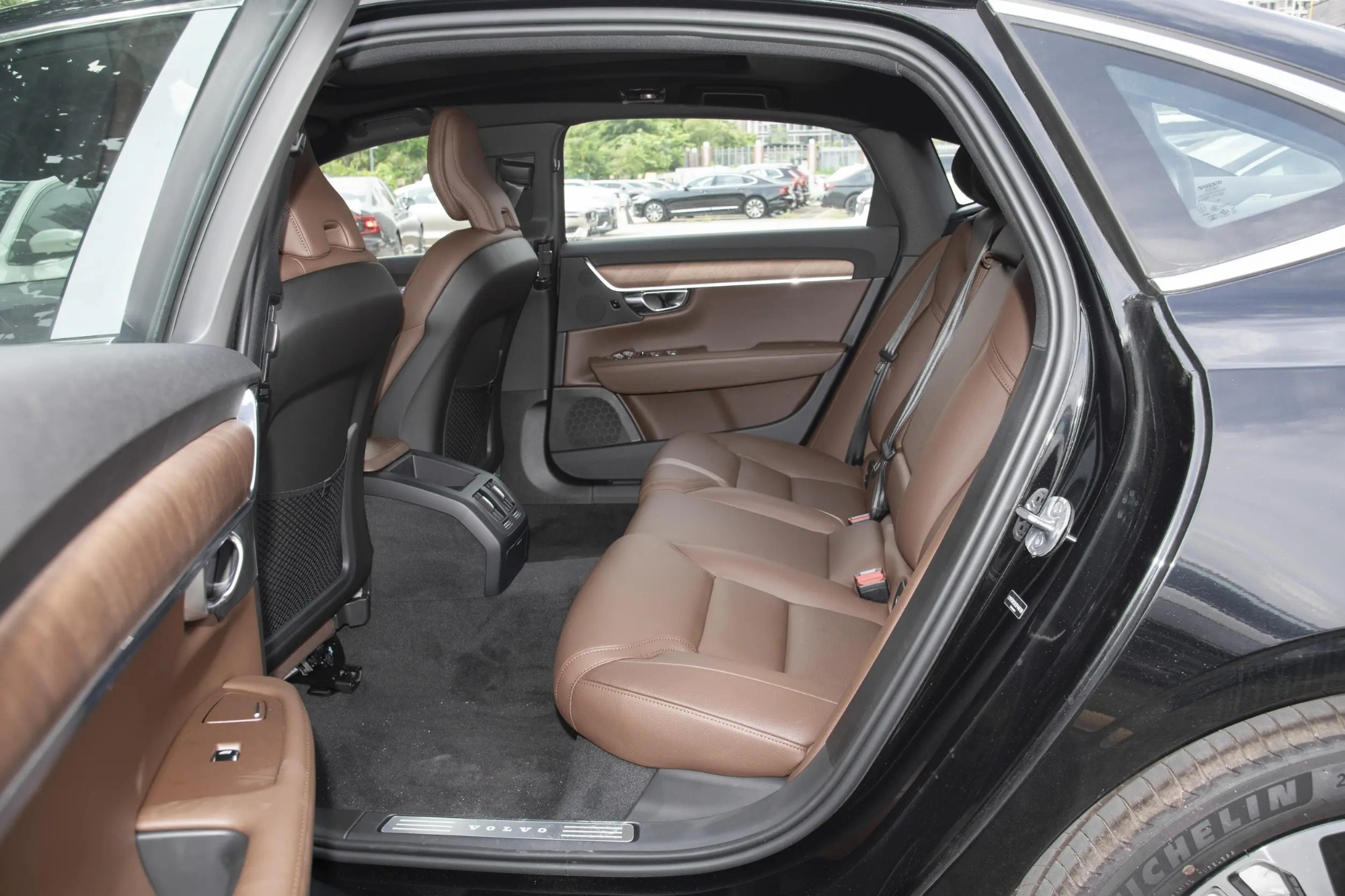 Volvo S90 2025 B5 Zhiyi Luxury Edition