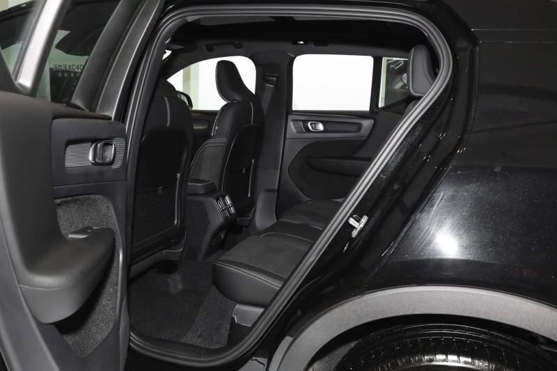 Volvo XC40 2025 B4 4WD Zhiyuan Polar Night Black Edition
