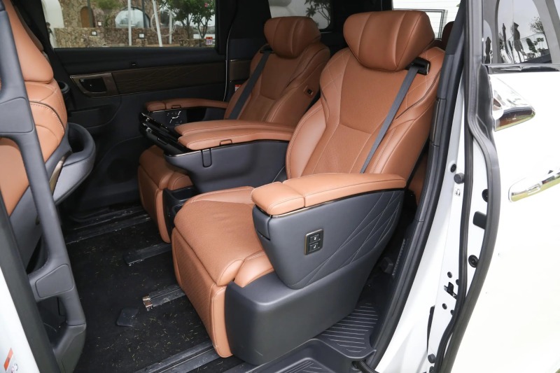 Toyota Vellfire 2023 Crown 2.5L Intelligent Electric Hybrid Dual Engine 4WD