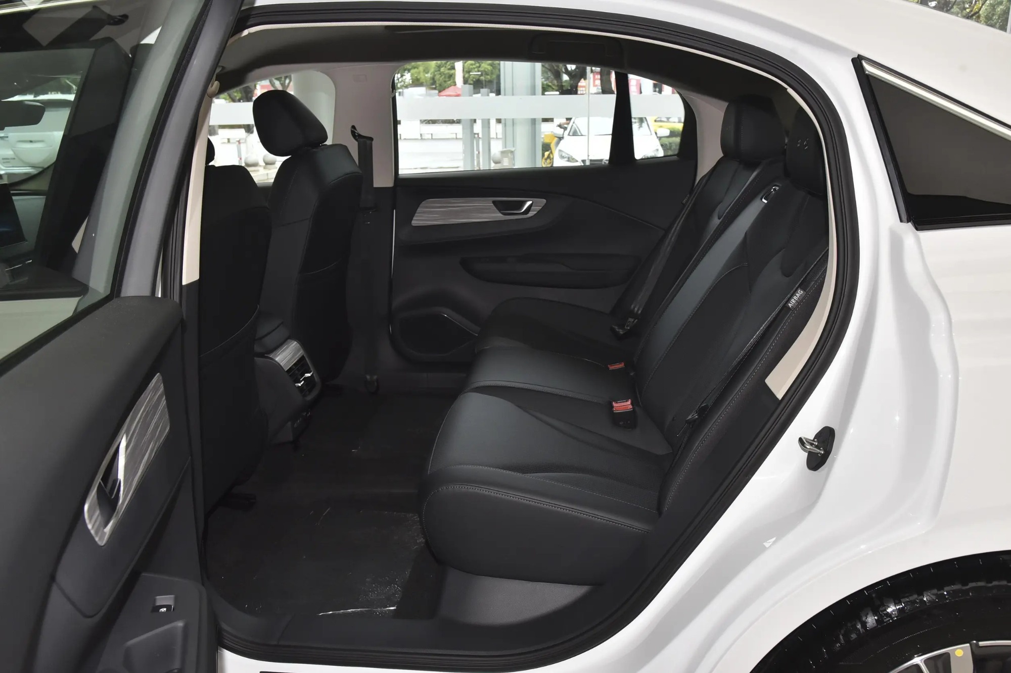 Hongqi E-QM5 2024 500KM Travel Edition 100kw