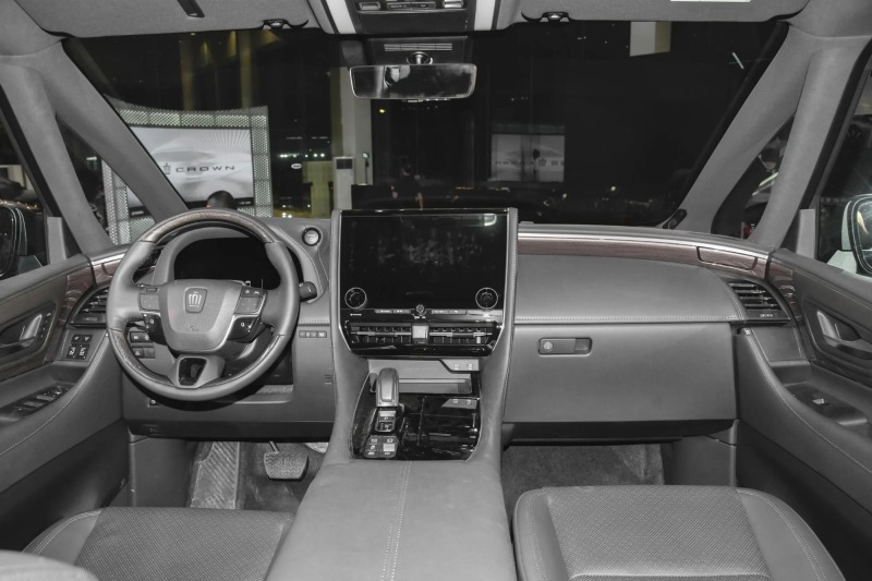 Toyota Vellfire 2023 Crown 2.5L Intelligent Electric Hybrid Dual Engine 4WD