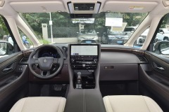 Toyota Vellfire 2023 Crown 2.5L Intelligent Electric Hybrid Dual Engine 4WD