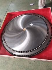 Large saw blade