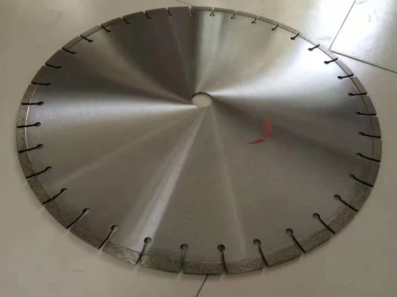 Large saw blade