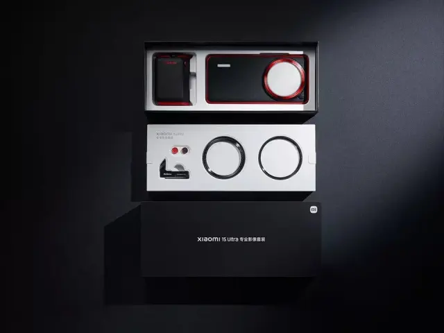 NEW Xiaomi 15 Ultra Professional Photography Kit Wireless Camera Handle (Black/Red)