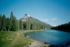 NEW KODAK Snapic A1 35mm Film Camera 35mm Reusable 2-Zone Focus Lightweight Compact (Ivory White)