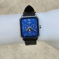 Casio MTP-M305 Serisesio Watch