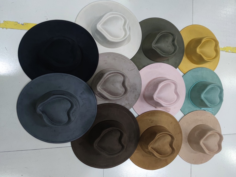 New Fashion Arrow Shape Heart Shape Crown Suede Fedora Wide-brimmed  Hats