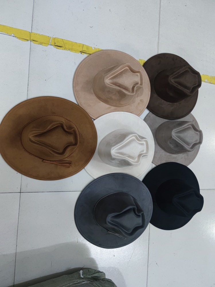 New Fashion Arrow Shape Heart Shape Crown Suede Fedora Wide-brimmed  Hats