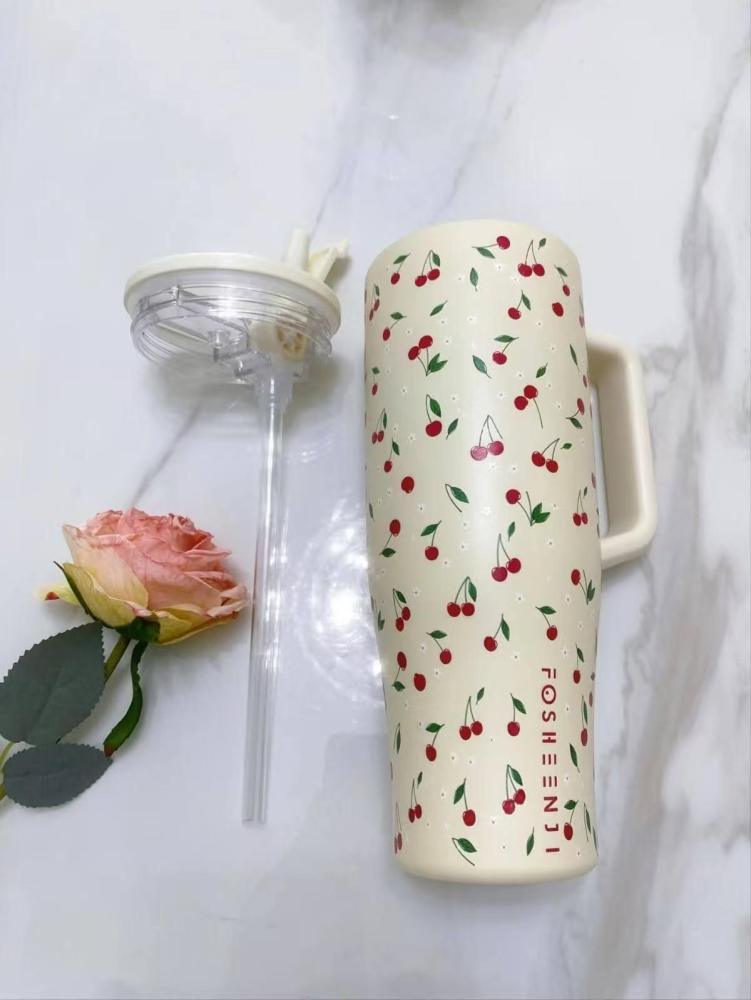 High-quality 40oz car cup with a ceramic liner and a leak-proof foldable straw