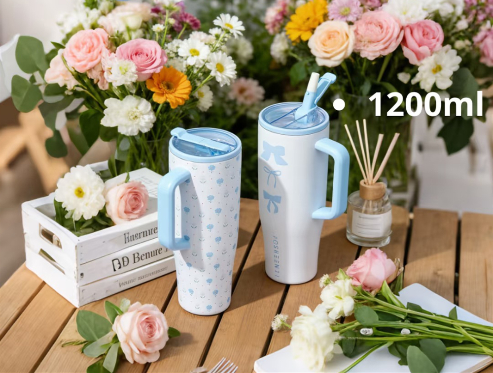 High-quality 40oz car cup with a ceramic liner and a leak-proof foldable straw