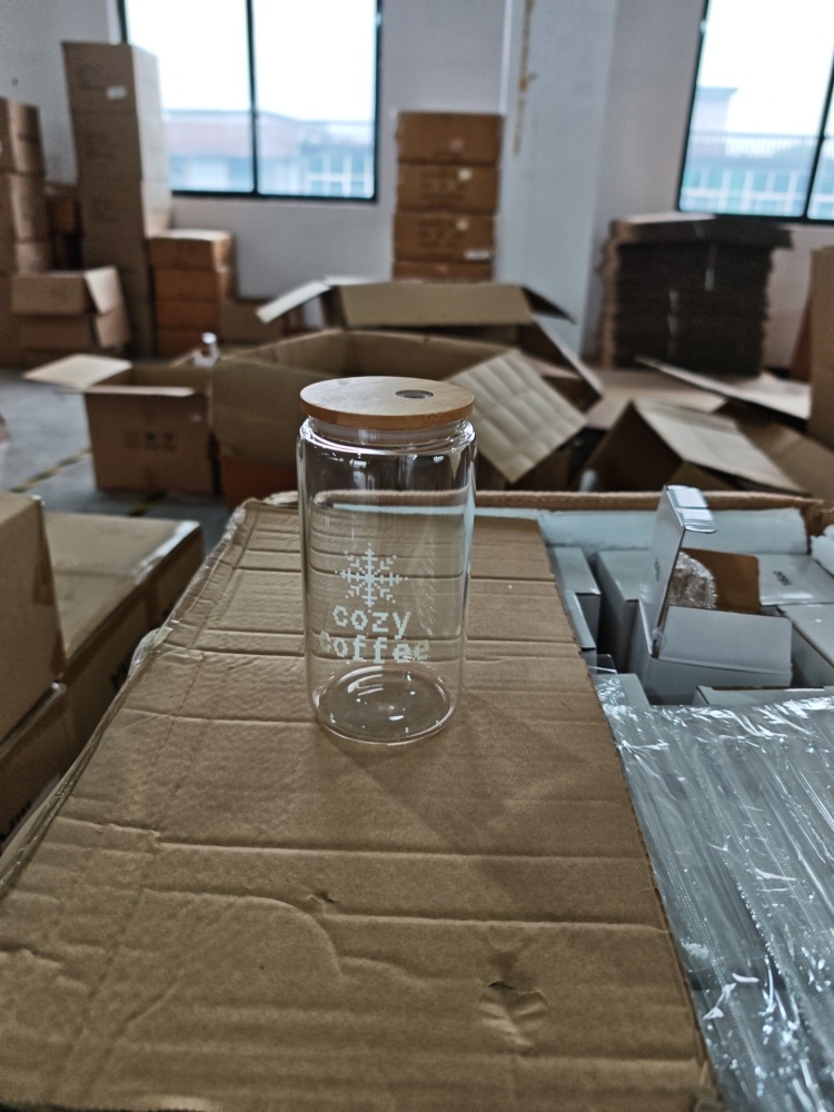 China Warehouse Clearance Price: Glass Can Glass Water Bottle Snowglobe Plastic Bottle Mixed Color 20-40oz Powder Coated Tumbler 16/20oz Sublimation Coffee Mug