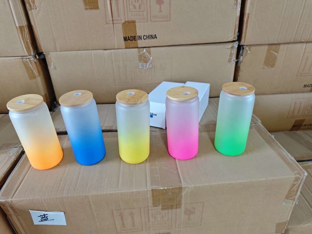 China Warehouse Clearance Price: Glass Can Glass Water Bottle Snowglobe Plastic Bottle Mixed Color 20-40oz Powder Coated Tumbler 16/20oz Sublimation Coffee Mug