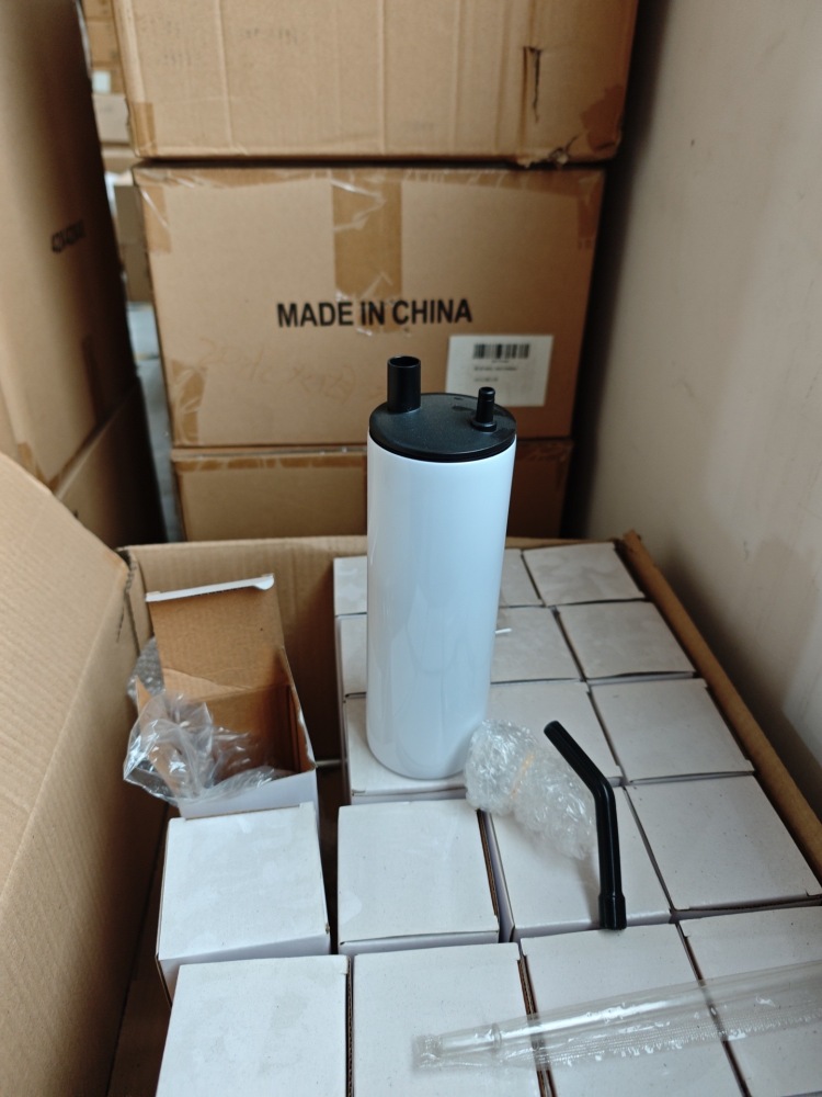 China Warehouse Clearance Price: Glass Can Glass Water Bottle Snowglobe Plastic Bottle Mixed Color 20-40oz Powder Coated Tumbler 16/20oz Sublimation Coffee Mug