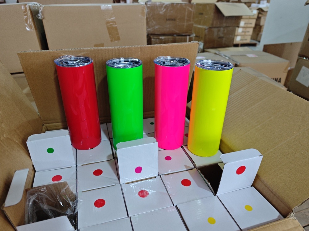 China Warehouse Clearance Price: Glass Can Glass Water Bottle Snowglobe Plastic Bottle Mixed Color 20-40oz Powder Coated Tumbler 16/20oz Sublimation Coffee Mug