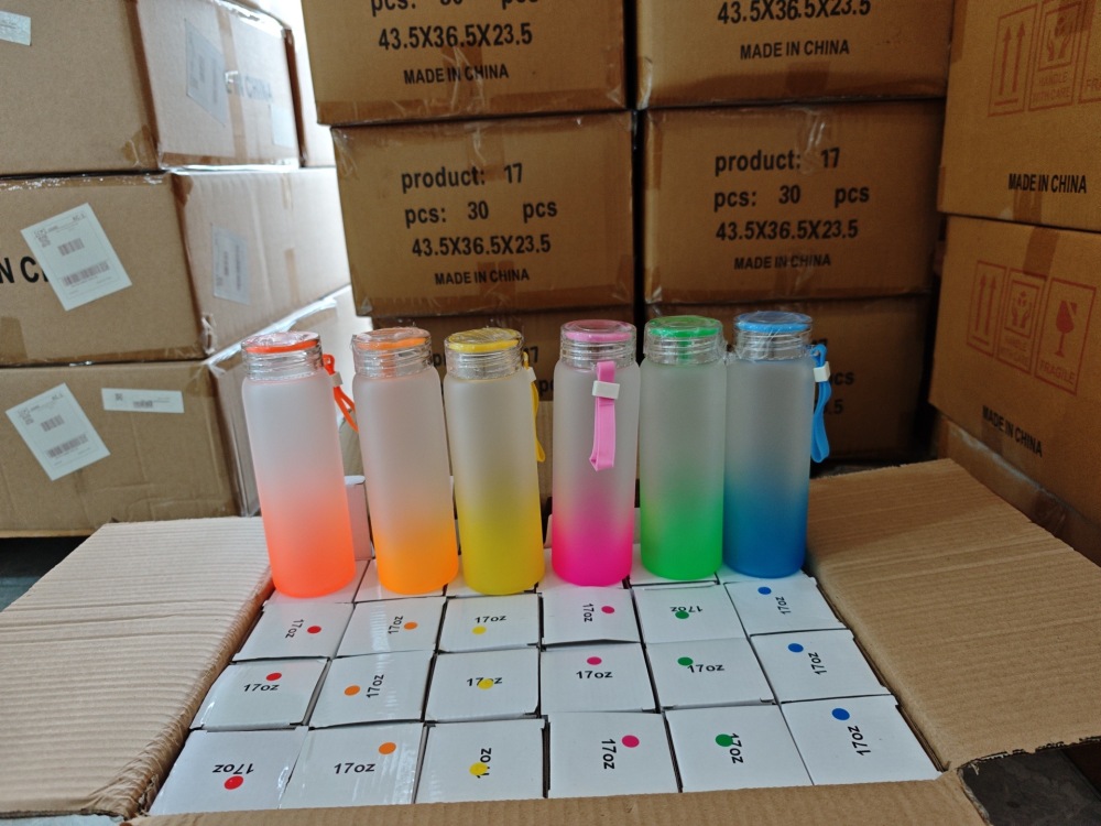 China Warehouse Clearance Price: Glass Can Glass Water Bottle Snowglobe Plastic Bottle Mixed Color 20-40oz Powder Coated Tumbler 16/20oz Sublimation Coffee Mug