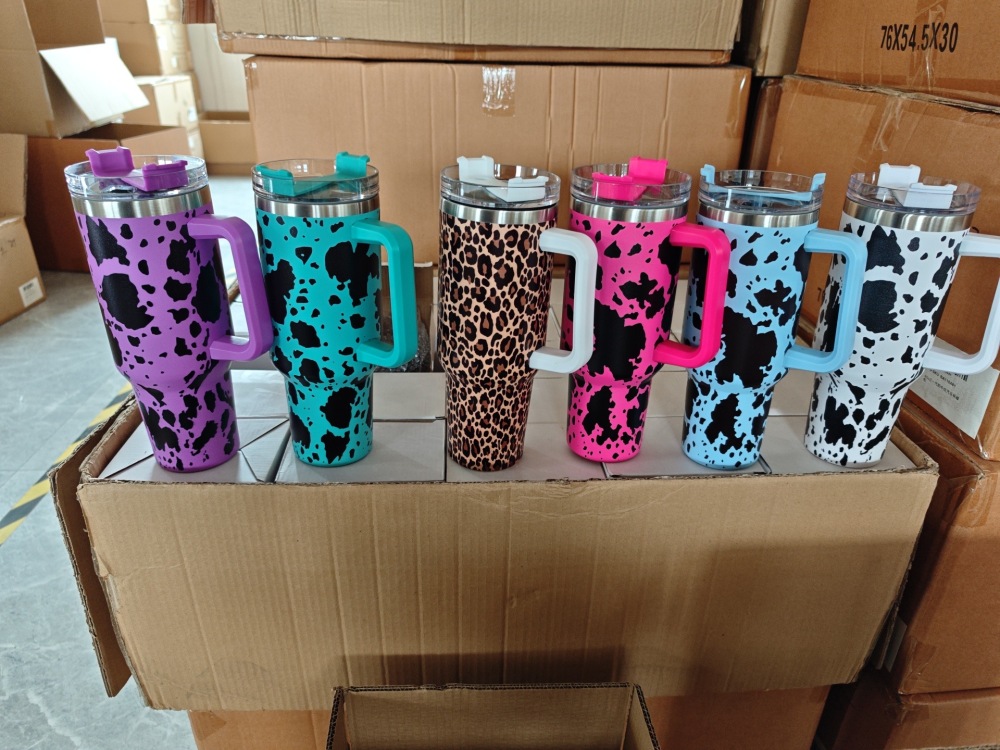 China Warehouse Clearance Price: Glass Can Glass Water Bottle Snowglobe Plastic Bottle Mixed Color 20-40oz Powder Coated Tumbler 16/20oz Sublimation Coffee Mug