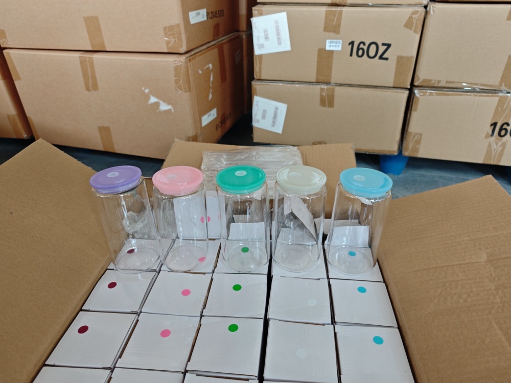 China Warehouse Clearance Price: Glass Can Glass Water Bottle Snowglobe Plastic Bottle Mixed Color 20-40oz Powder Coated Tumbler 16/20oz Sublimation Coffee Mug