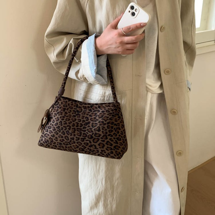 Instagram-Style Niche Design vegan suede Shoulder Bag
