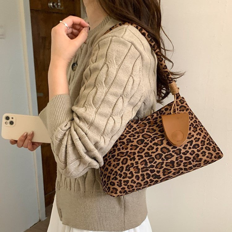 Instagram-Style Niche Design vegan suede Shoulder Bag