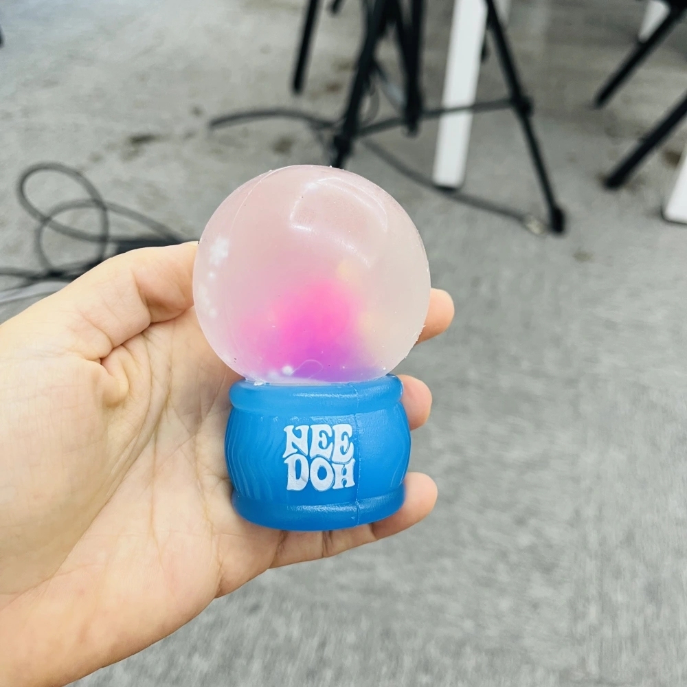 60 Pack China Warehouse Needoh Style Christmas Snow Globe Flow Squishy Stress Relief Fidget Toys with Flashing Light for Kids