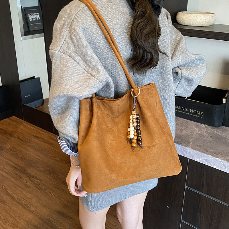 Women's Suede Bag, 2025 New Autumn/Winter Style, Versatile, High-End, Large Capacity, Commuter Tote Bag