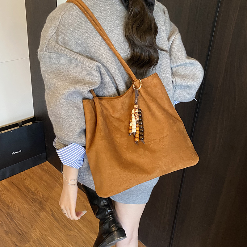 Women's Suede Bag, 2025 New Autumn/Winter Style, Versatile, High-End, Large Capacity, Commuter Tote Bag