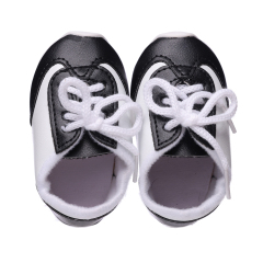 Black & white sports shoes