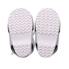 Black & white sports shoes