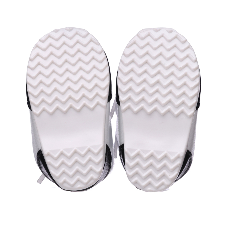 Black & white sports shoes
