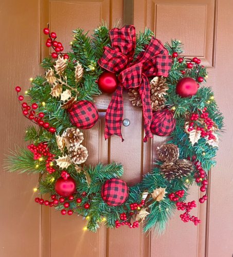 How to decorate a fake Christmas tree