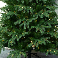 Premium Spruce Artificial Christmas Tree with 918 Branch Tips, Artificial Full Xmas Tree with Foldable Metal Stand, Easy Setup Hinged Artificial Tree for Holiday, Party, Home Decoration, Green