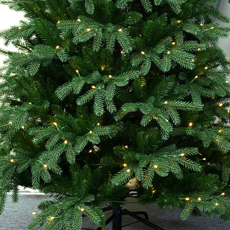 Premium Spruce Artificial Christmas Tree with 918 Branch Tips, Artificial Full Xmas Tree with Foldable Metal Stand, Easy Setup Hinged Artificial Tree for Holiday, Party, Home Decoration, Green