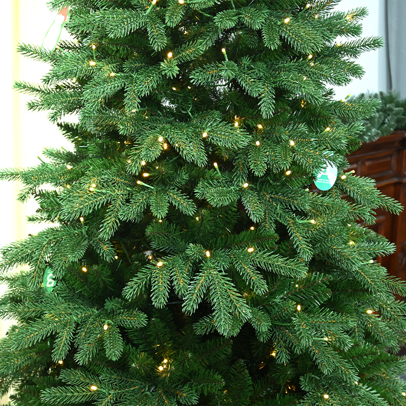 Premium Spruce Artificial Christmas Tree with 918 Branch Tips, Artificial Full Xmas Tree with Foldable Metal Stand, Easy Setup Hinged Artificial Tree for Holiday, Party, Home Decoration, Green