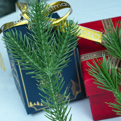 Natural and Sustainable PE Foliage: Perfect for Christmas Trees and Decorations