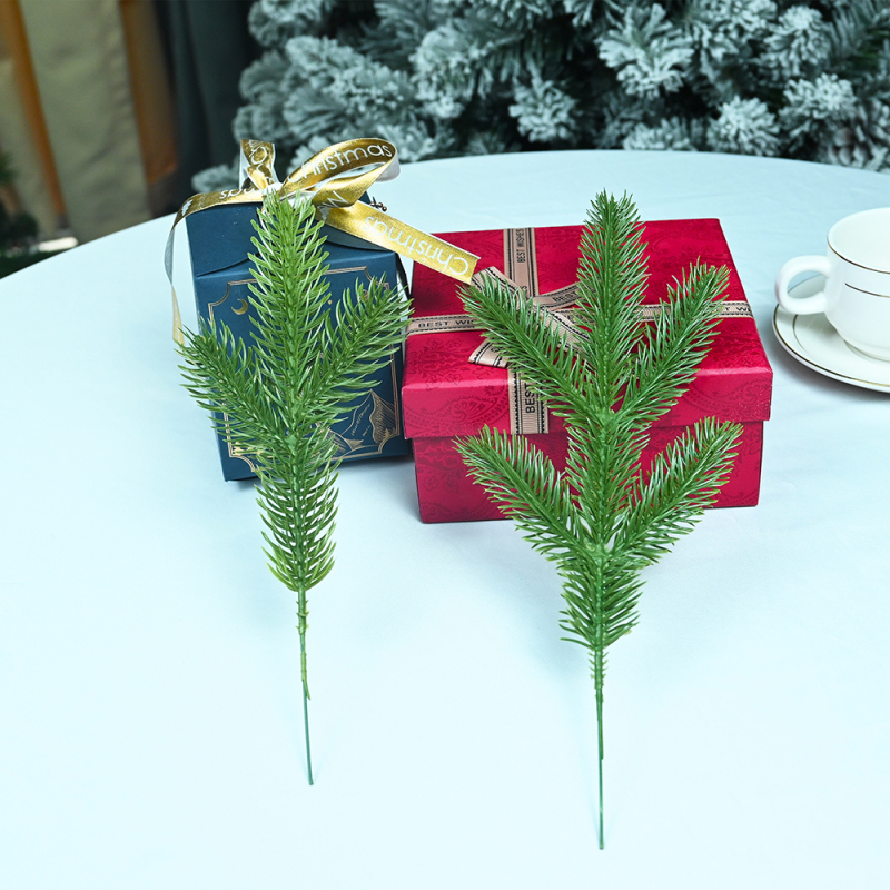 Versatile and Sustainable PE Foliage: Create Stunning Christmas Trees and Decorations with 5-Branch and 3-Branch Varieties