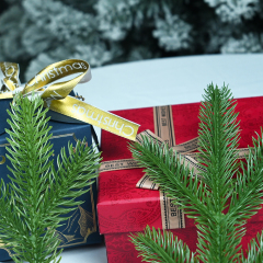 Versatile and Sustainable PE Foliage: Create Stunning Christmas Trees and Decorations with 5-Branch and 3-Branch Varieties