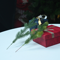 Distinctive Dual-Tone PE Foliage: Versatile for Christmas Trees and Decorations