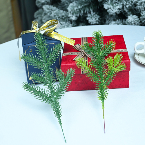 Distinctive Dual-Tone PE Foliage: Versatile for Christmas Trees and Decorations