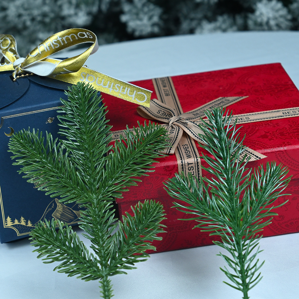 Sustainable PE Foliage: Enhance Your Christmas Decor with Lifelike Options