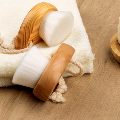 经期白发洁面刷