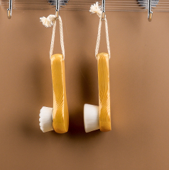 白色尼龙刷毛洁面刷