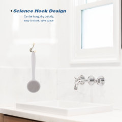 灰色长柄硅胶沐浴刷