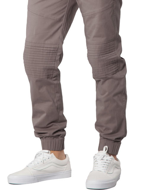 Man Khaki Jogger Pants with Wrinkled Design Slim Fit Mid Grey