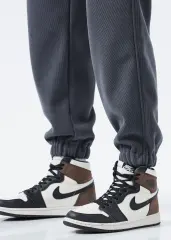 Mens Fleece Lined Sweatpants Winter Warm Running Outdoor Jogger Pants Regular Fit Natural Grey