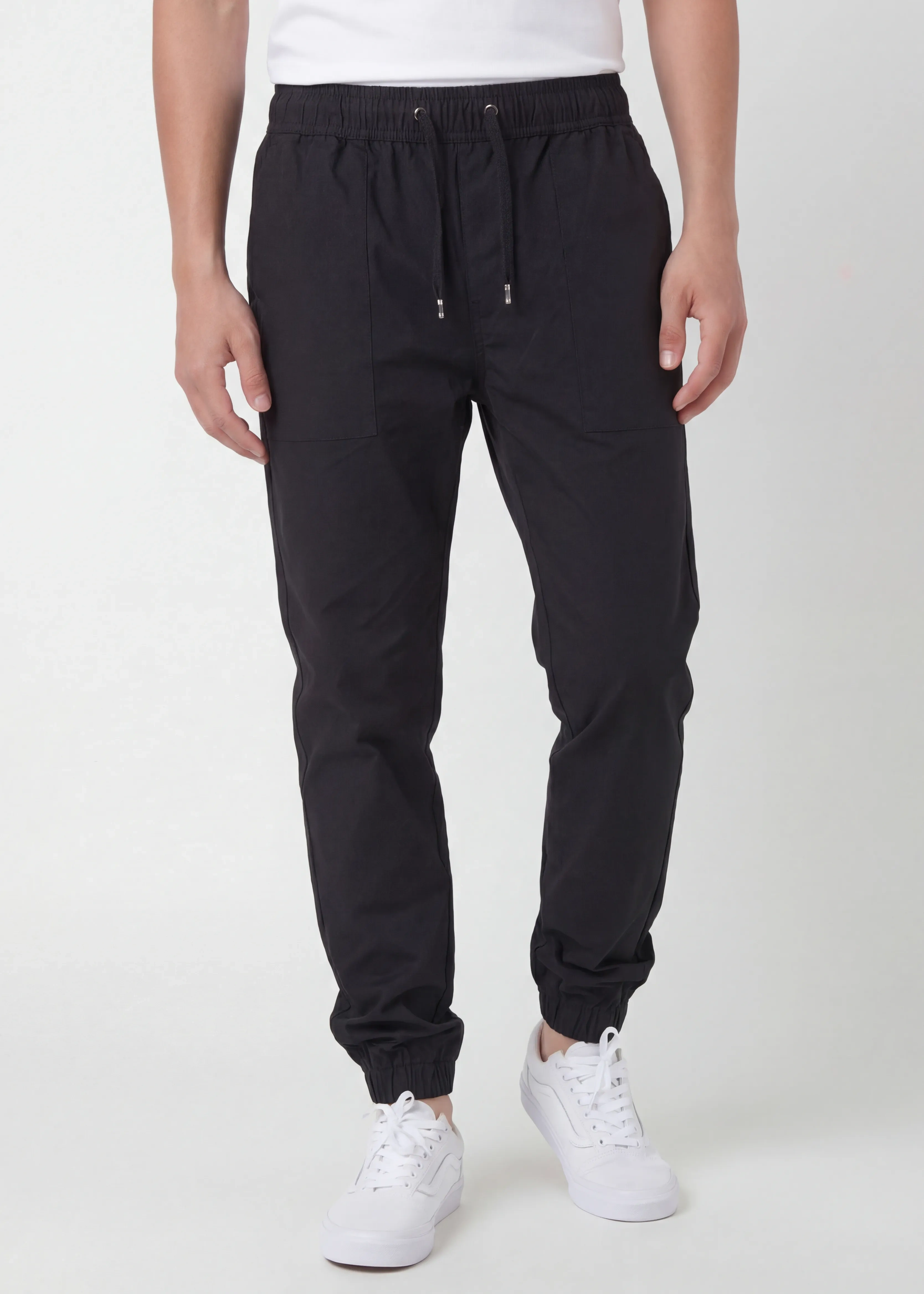 Man Lightweight Jogger Pants Slim Fit Black