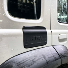 Jimny JC74 Accessories Car Fuel Cap Cover Filler Tank Lid Cover With Jimny Logo For Suzuki Jimny 5 Door 2024 2023