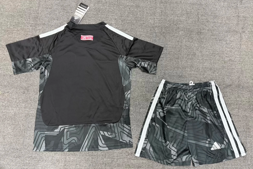 2026/27 Manchester united Black GK Football Kit