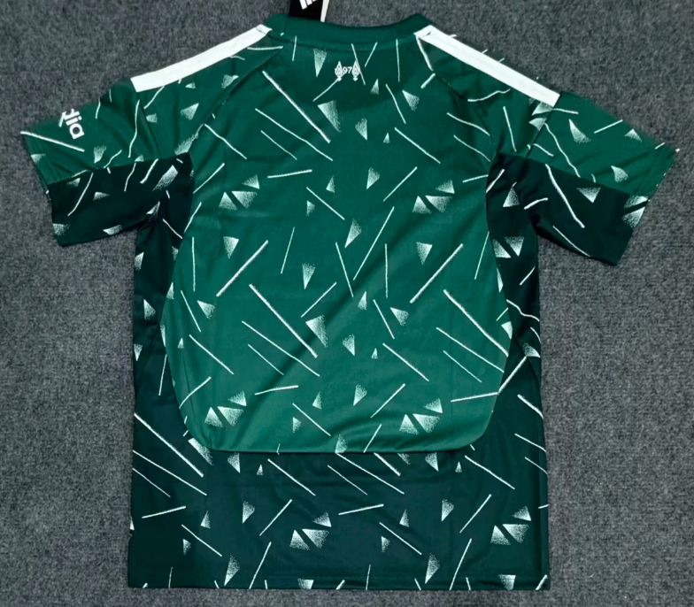 2026-27 Liverpool Green goalkeeper Football Jersey
