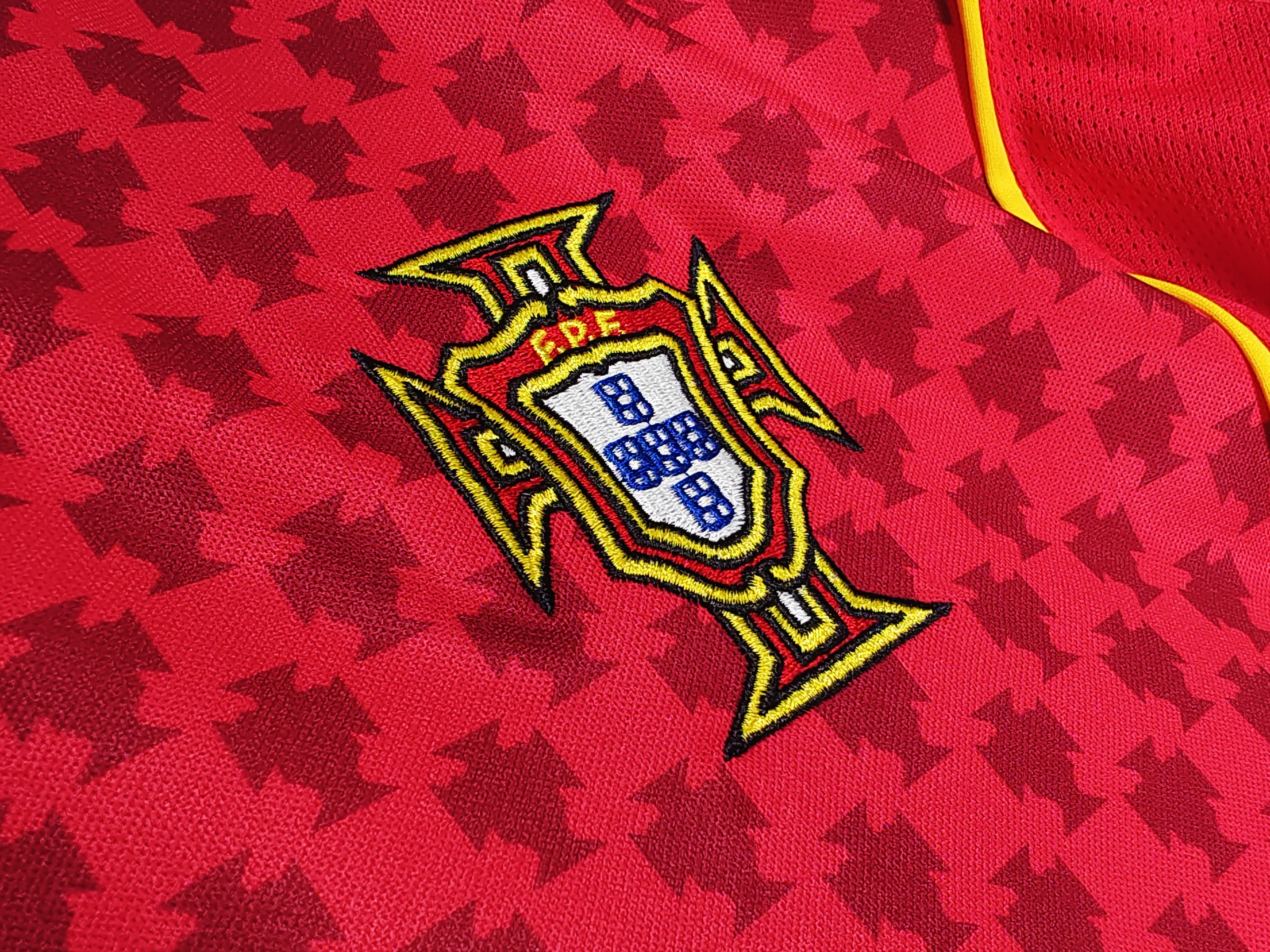 2004 Portugal Home Retro jersey